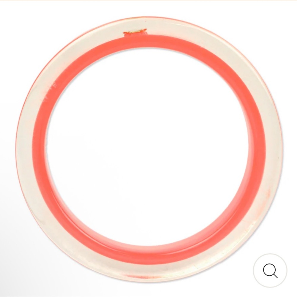 Kate Spade Logo Coral Lucite Bangle Bracelet Like New - Picture 3 of 7